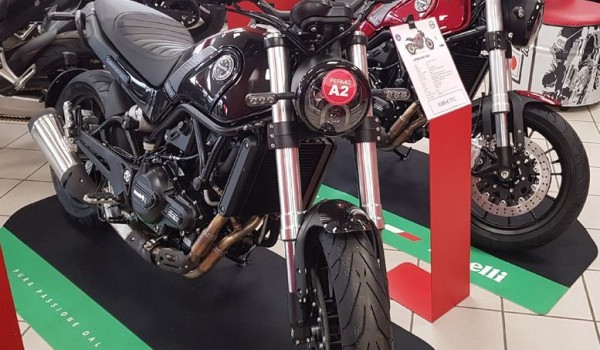 Benelli 500 leoncino permis a2 neuve