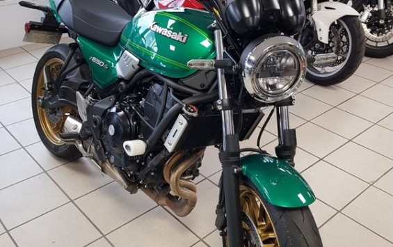 Kawasaki z650 rs 3750 kms bridable permis a2