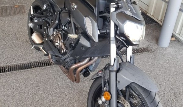 YAMAHA MT-07 FULL BLACK