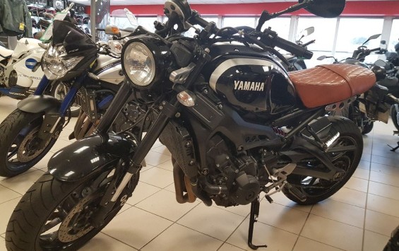 Yamaha 900 xsr mt09