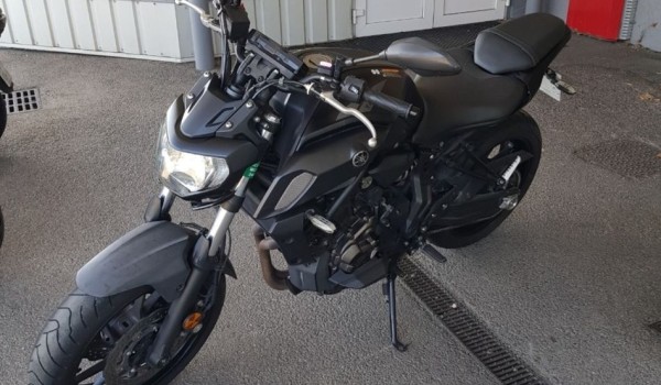 YAMAHA MT-07 FULL BLACK