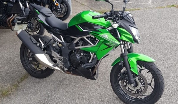 Kawasaki Z 125 589 kms premiere main