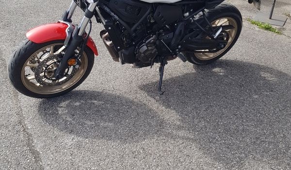 YAMAHA 700 XSR PREMIERE MAIN PERMIS A2